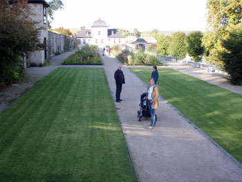 Prälaturgarten mit Blick auf die Orangerie