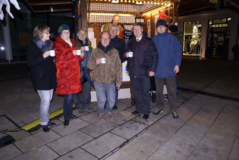 Ehemalige beim Weihnachtsmarktbummel